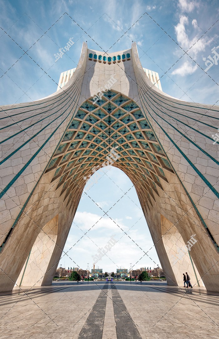 عکس برج آزادی در میدان آزادی تهران