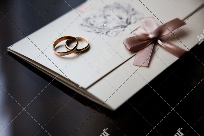 عکس کارت دعوت عروسی و حلقه ازدواج