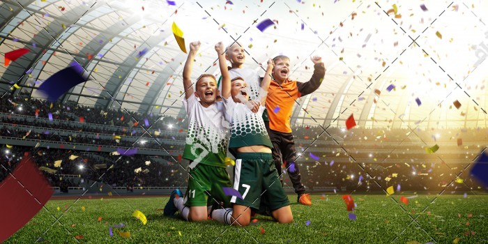 عکس شادی و جشن بچه ها برای تیم فوتبال