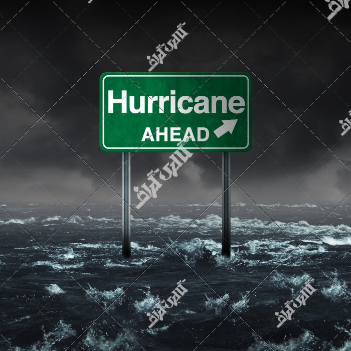 عکس تابلو مسیر طوفان در دریا
