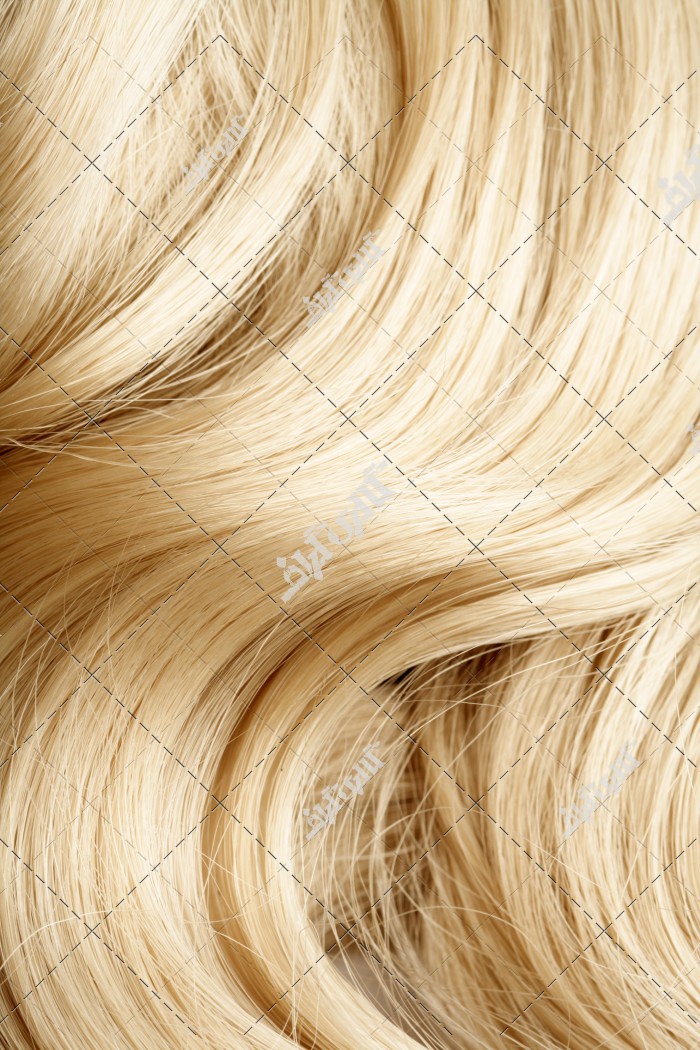 مدل مو طلایی رنگ شده زن