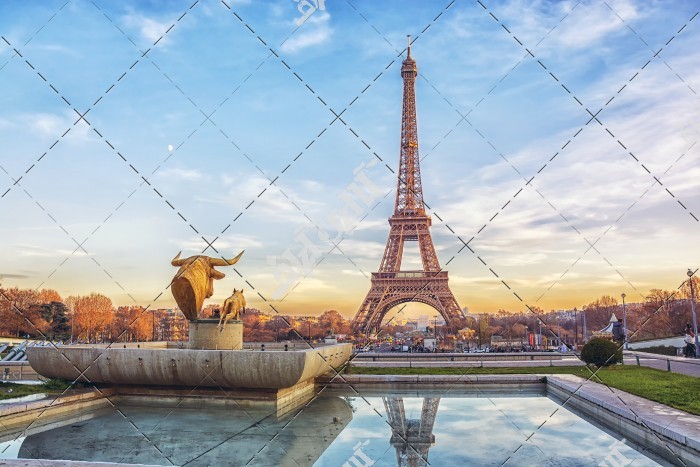 تصویر برج ایفل در غروب خورشید در پاریس