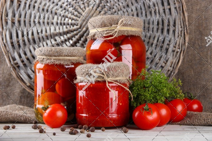 تصویر باکیفیت گوجه فرنگی و رب و ترشی گوجه فرنگی