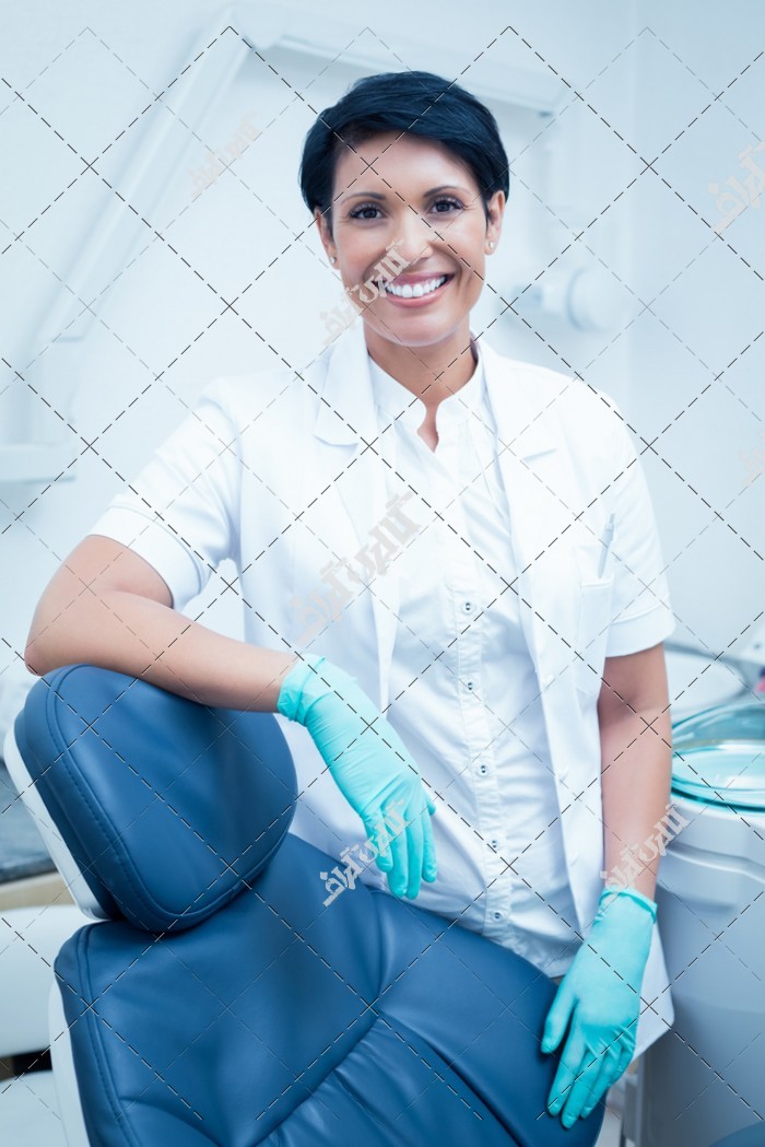 دانلود تصویر با کیفیت زن دندانپزشک