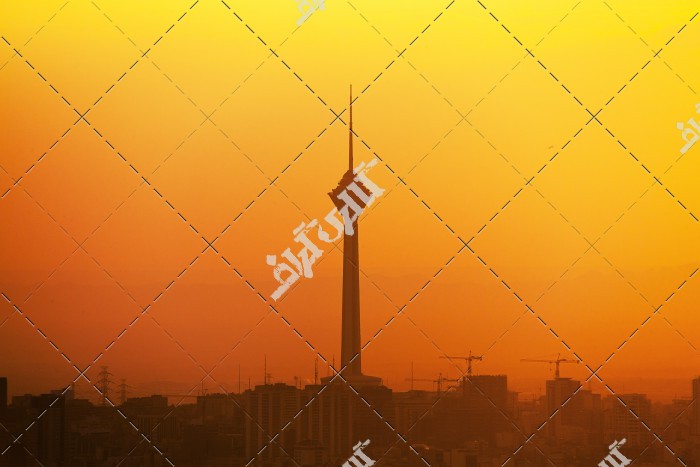 تصویر باکیفیت برج میلاد تهران در ایران در دید آلودگی