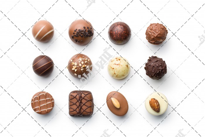 عکس دانه های مختلف شکلات مغز دار