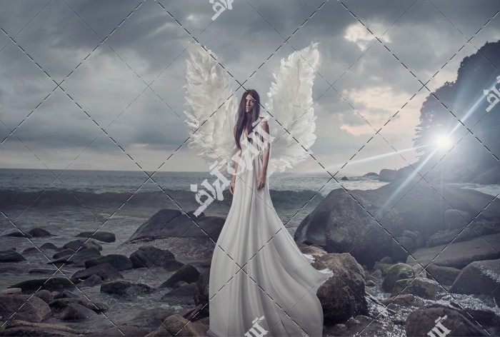 عکس هنری از مدل زن با لباس سفید فرشته