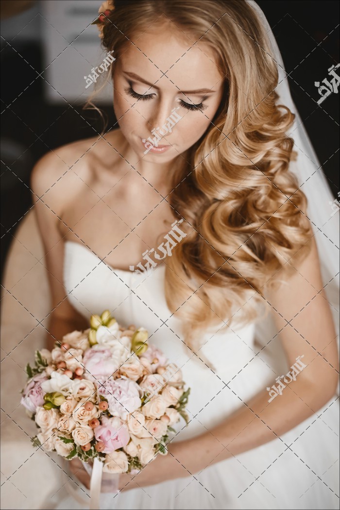 مدل مو های بلوند عروس در آرایشگاه زنانه