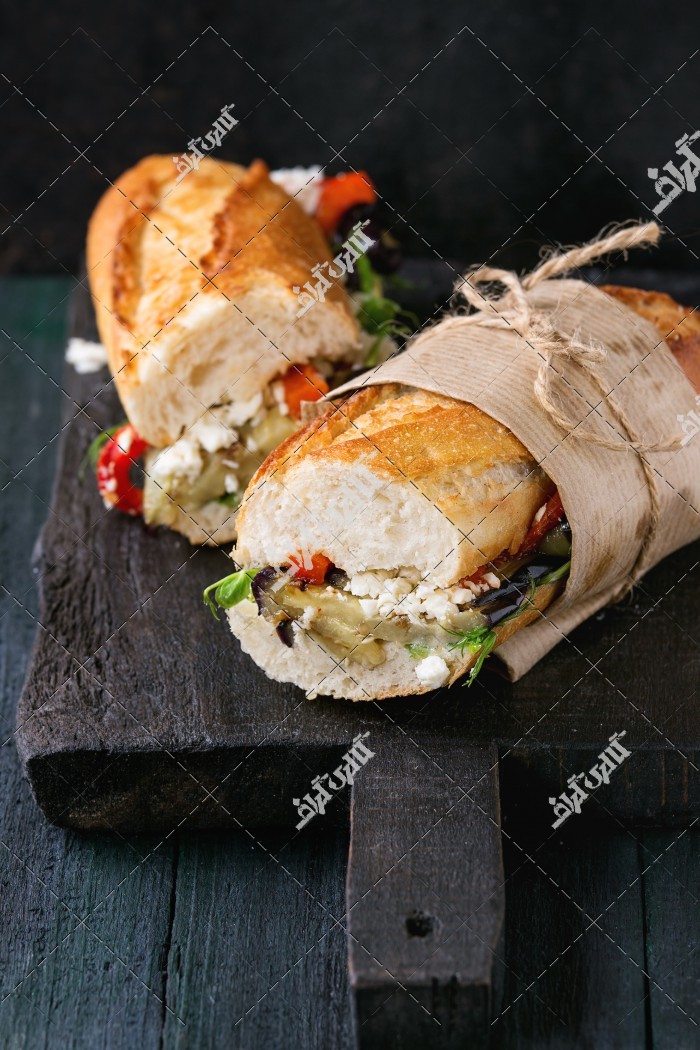 عکس ساندویچ مرغ و سبزیجات